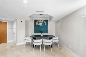 21055 Yacht Club Dr 702, Aventura