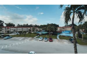 311 S Hollybrook Dr, Pembroke Pines, FL 33025, Sold 04/01/25