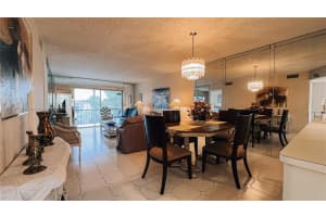 311 S Hollybrook Dr, Pembroke Pines, FL 33025, Sold 04/01/25