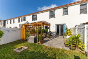 10386 W 32nd Ln, Hialeah, FL 33018, Sold 02/03/25
