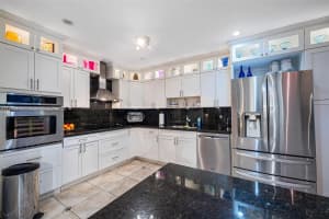 4530 SW 87th Ave, Miami, FL 33165, Sold 06/09/25