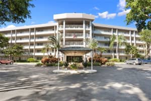 545 Oaks Ln, Pompano Beach, FL 33069, Sold 05/05/25