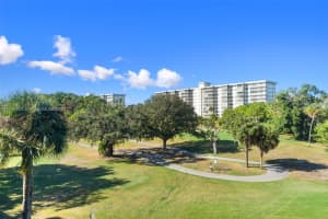 545 Oaks Ln, Pompano Beach, FL 33069, Sold 05/05/25