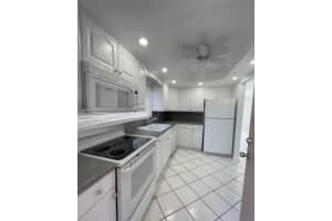 1020 94th St APT 203, Bay Harbor Islands, FL 33154, - MLS#A11717434