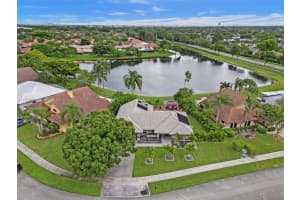2300 SW 97th Ln, Davie, FL 33324, Sold 04/03/25