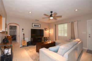901 Sw 18th Ct Fort Lauderdale, FL 33315 - MLS#A11717842