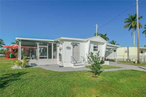 8501 SW 18th Ct, Davie, FL 33324, Sold 08/01/25