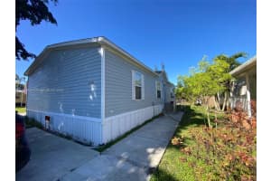 21661 Nw 8th Ct, Pembroke Pines