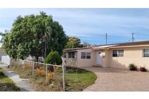 1131 Nw 182nd St, Miami Gardens