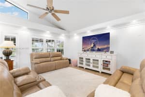 941 SE 4th Ave, Pompano Beach, FL 33060, Sold 01/31/25