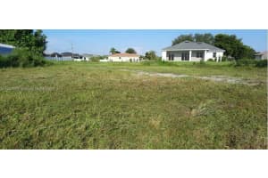 6250 Astoria Ave Fort Myers, FL 33905 Sold 01/24/25