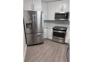 9419 Fontainebleau Blvd, Miami, FL 33172, Sold 04/25/25