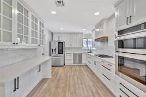 919 N 13th Ave, Hollywood, FL 33019, Sold 04/17/25
