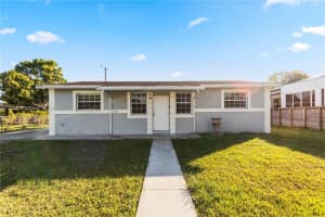 11470 Sw 199th St, Miami
