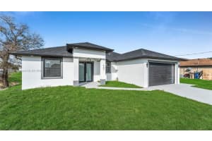 907 Chaplin Ave, Lehigh Acres, FL 33971, - MLS#A11719340