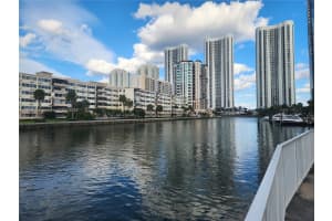 300 Bayview Dr, Sunny Isles Beach, FL 33160, Sold 07/22/25