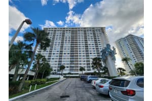 300 Bayview Dr, Sunny Isles Beach, FL 33160, Sold 07/22/25