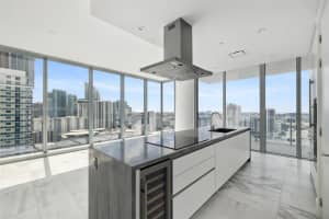 700 Ne 26th Terr 1905, Miami