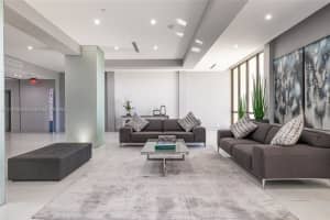 20379 W Country Club Dr 535, Aventura