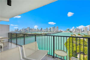 1000 Venetian Way 1310, Miami
