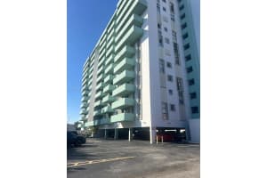 1825 W 44th Pl 208, Hialeah