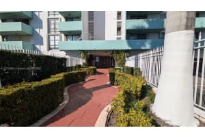 1825 W 44th Pl APT 208, Hialeah, FL 33012, - MLS#A11719833