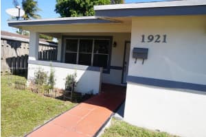 1921 Bahama Dr Miramar, FL 33023 - MLS#A11719975