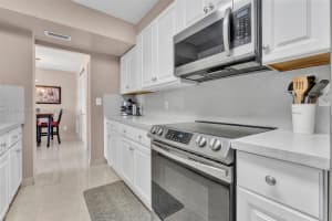 4350 Hillcrest Dr, Hollywood, FL 33021, Sold 03/20/25