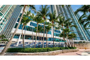 325 Biscayne Blvd, Miami, FL 33131, Sold 05/29/25