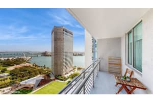 325 Biscayne Blvd, Miami, FL 33131, Sold 05/29/25