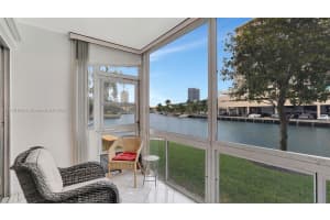 450 Paradise Isle Blvd APT 101, Hallandale Beach, FL 33009, - MLS#A11720186
