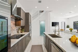 15603 NW 88th Ave, Miami Lakes, FL 33018, Sold 03/18/25