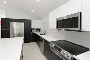 1877 SE 13th St, Homestead, FL 33035, Sold 05/09/25