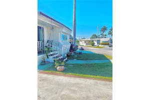 8564 SW 15th Ct, Davie, FL 33324 - MLS#A11720335