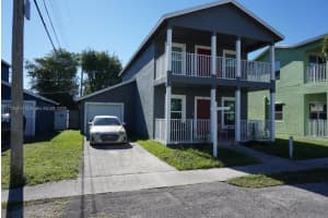 5560 SW 43rd St, Davie, FL 33314, Sold 03/27/25