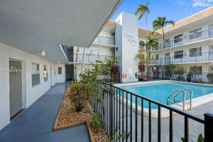 714 NE 10th St APT 108, Hallandale Beach, FL 33009, - MLS#A11720468