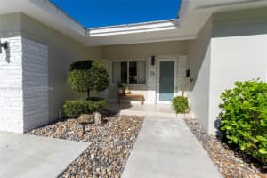 125 NW 95th St, Miami Shores, FL 33150, Sold 03/28/25