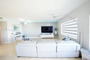 200 Diplomat Pkwy 827, Hallandale Beach, FL 33009 - MLS#A11720617