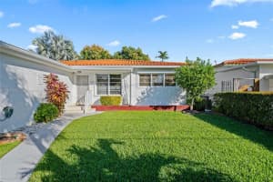 9149 Dickens Ave, Surfside