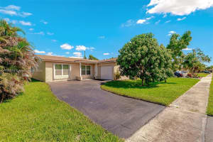 11371 NW 35th St, Sunrise, FL 33323, Sold 03/12/25