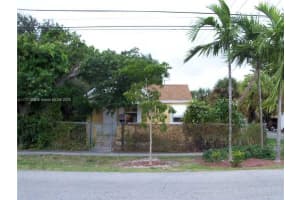 800 Phippen Waiters Rd, Dania Beach, FL 33004, Sold 04/01/25