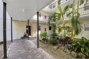 8931 N New River Canal Rd, Plantation, FL 33324, Sold 06/02/25