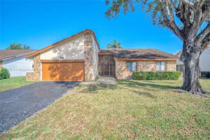 8601 NW 54th St, Lauderhill, FL 33351, Sold 02/27/25