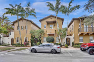 528 SW 147th Ter, Pembroke Pines, FL 33027, Sold 02/27/25