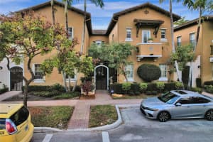 528 SW 147th Ter, Pembroke Pines, FL 33027, Sold 02/27/25