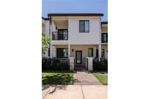4552 Nw 83rd Path, Doral