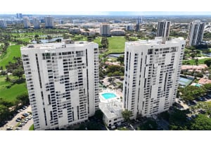 20225 Ne 34th Ct 817, Aventura