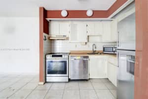 927 NE 199th St, Miami, FL 33179, Sold 04/11/25
