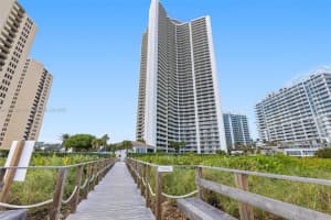 3000 N Ocean Dr 10e, Riviera Beach