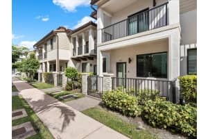 4821 NW 83rd Pkwy, Doral, FL 33166, Sold 03/12/25